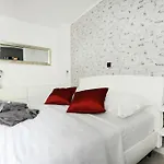 Διαμέρισμα Feel Good Penthouse With Jacuzzi *