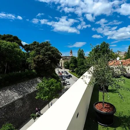 Feel Good Penthouse With Jacuzzi Zadar