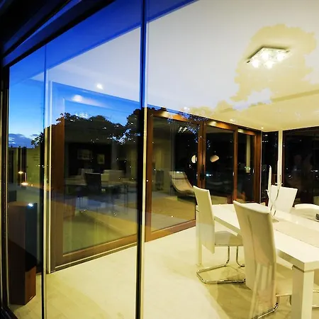 شقة Feel Good Penthouse With Jacuzzi