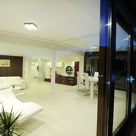 شقة Feel Good Penthouse With Jacuzzi *