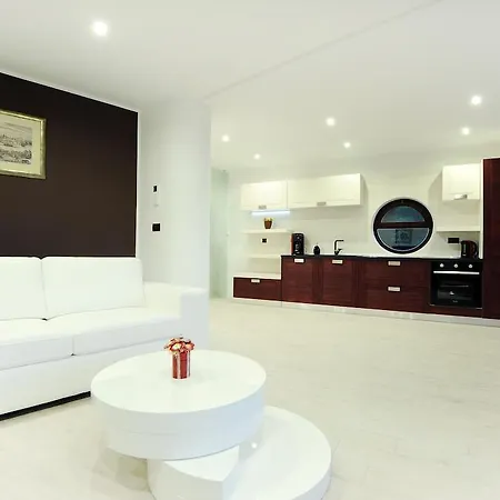 Feel Good Penthouse With Jacuzzi Zadar