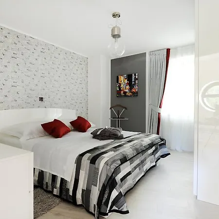 Feel Good Penthouse With Jacuzzi Appartement Zadar