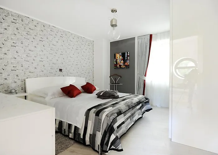 Feel Good Penthouse With Jacuzzi Appartamento Zara