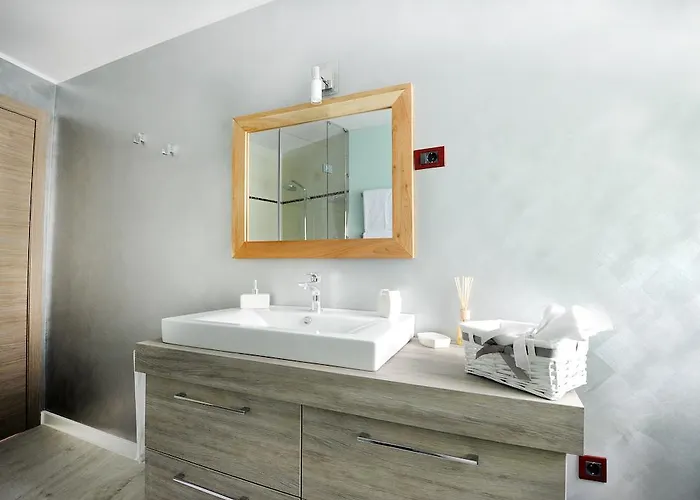 Feel Good Penthouse With Jacuzzi Appartamento *