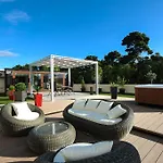 Feel Good Penthouse With Jacuzzi Apartment *