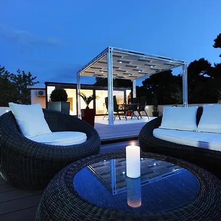 Apartment Feel Good Penthouse With Jacuzzi Zadar