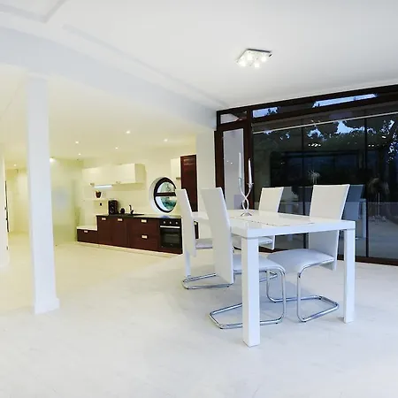 Apartment Feel Good Penthouse With Jacuzzi *