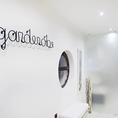 Feel Good Penthouse With Jacuzzi Apartment