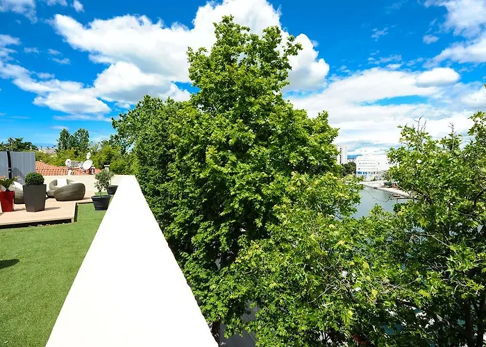 Διαμέρισμα Feel Good Penthouse With Jacuzzi Ζαντάρ