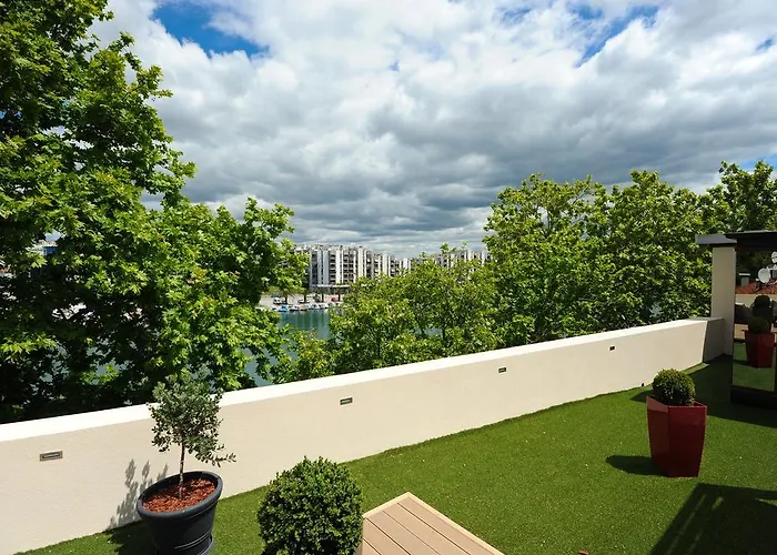 Feel Good Penthouse With Jacuzzi * Задар