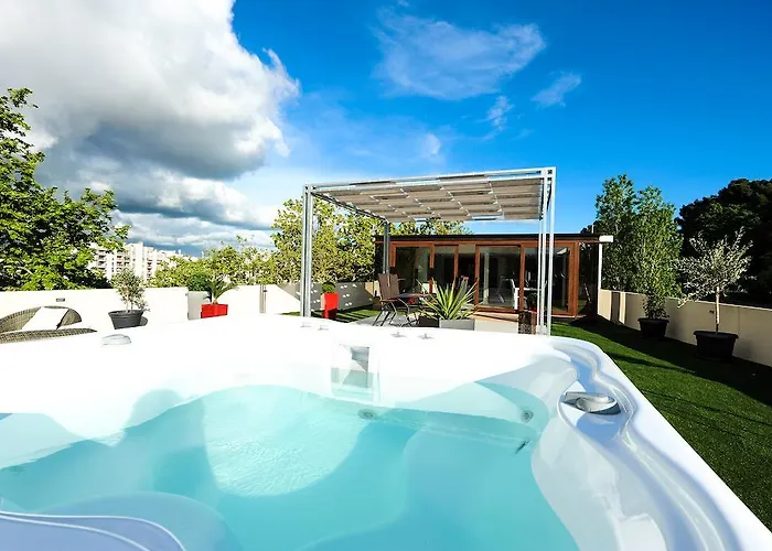 Feel Good Penthouse With Jacuzzi Задар