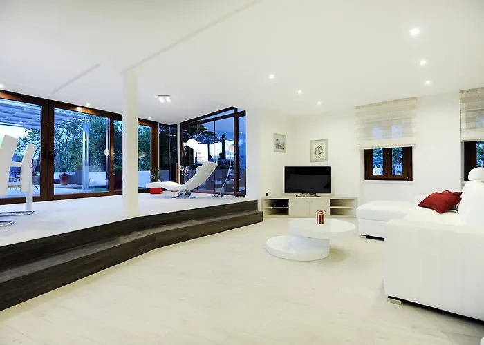 Feel Good Penthouse With Jacuzzi