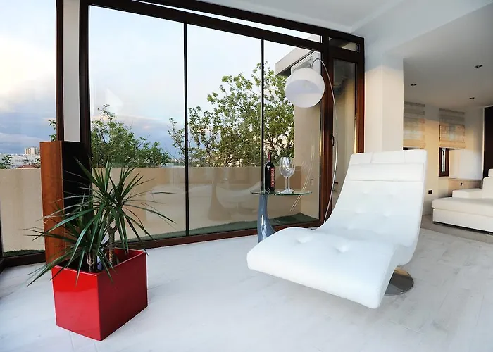 Feel Good Penthouse With Jacuzzi Апартаменты *