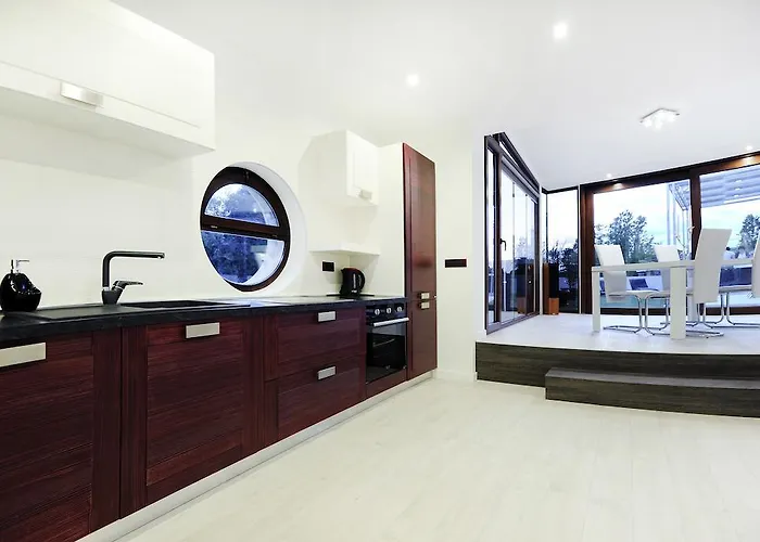 Feel Good Penthouse With Jacuzzi