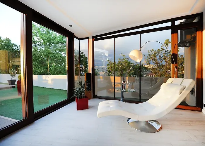 Feel Good Penthouse With Jacuzzi Ζαντάρ